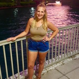 Meet your Posher, Andrea